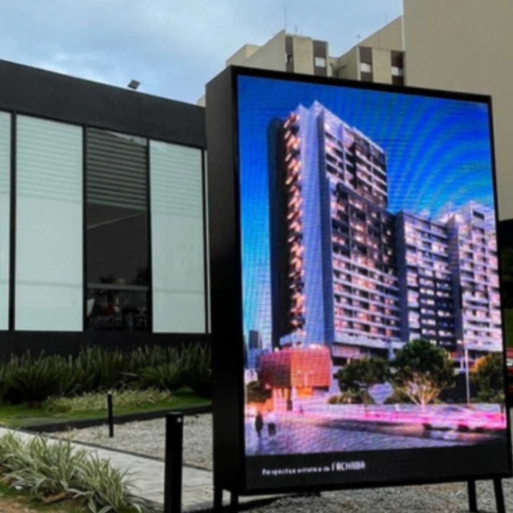 Indoor ou Outdoor: saiba as diferenças entre os tipos de painéis de LED